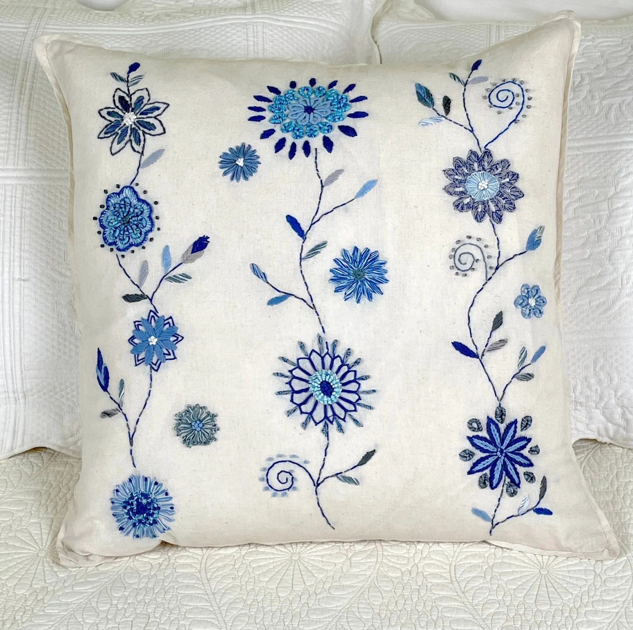 Hortencia Floral Pillow Covers