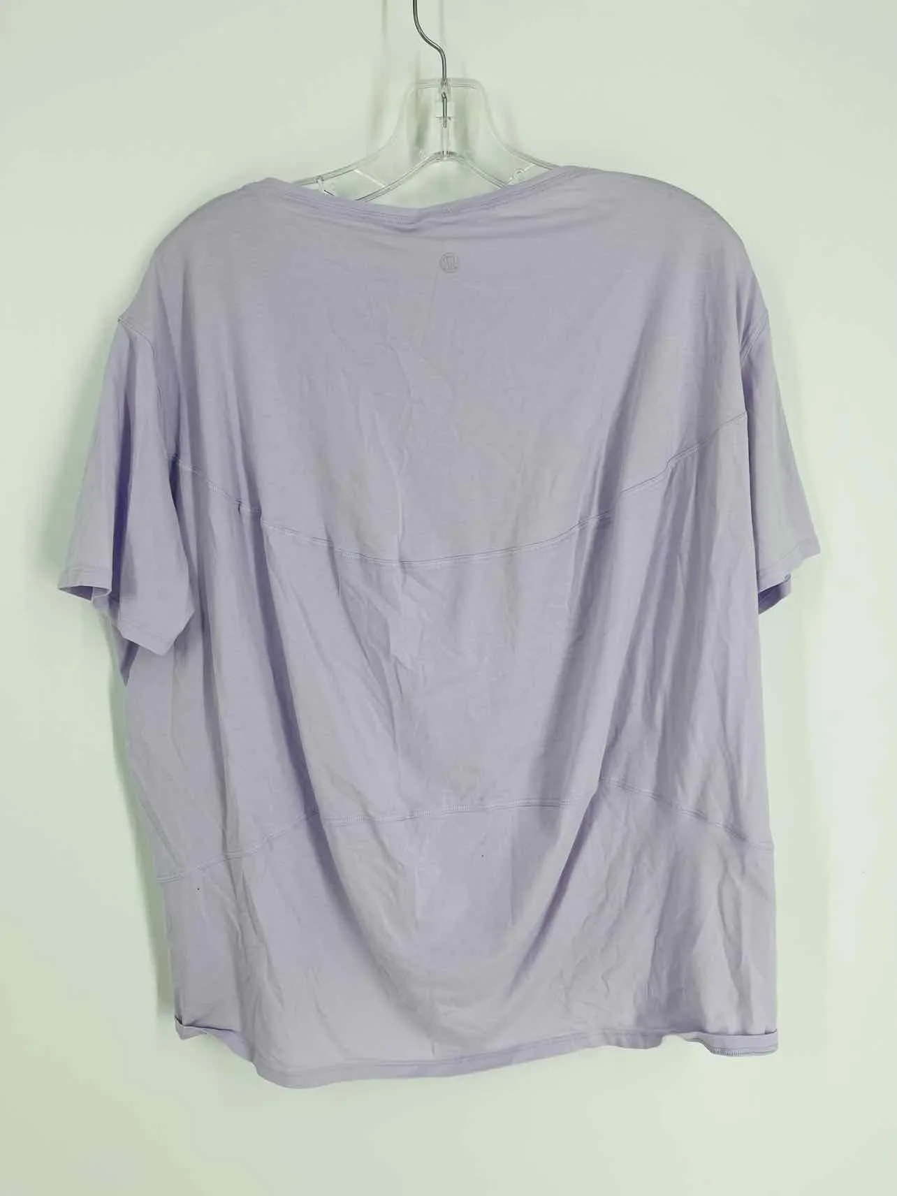 Lululemon Athletica Size M ? Lavender Solid Activewear Top-Short Sleeve